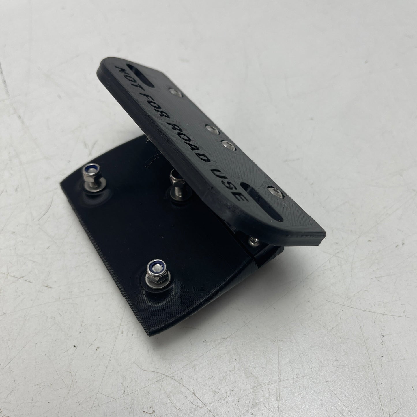 UNIVERSAL TAIL TIDY