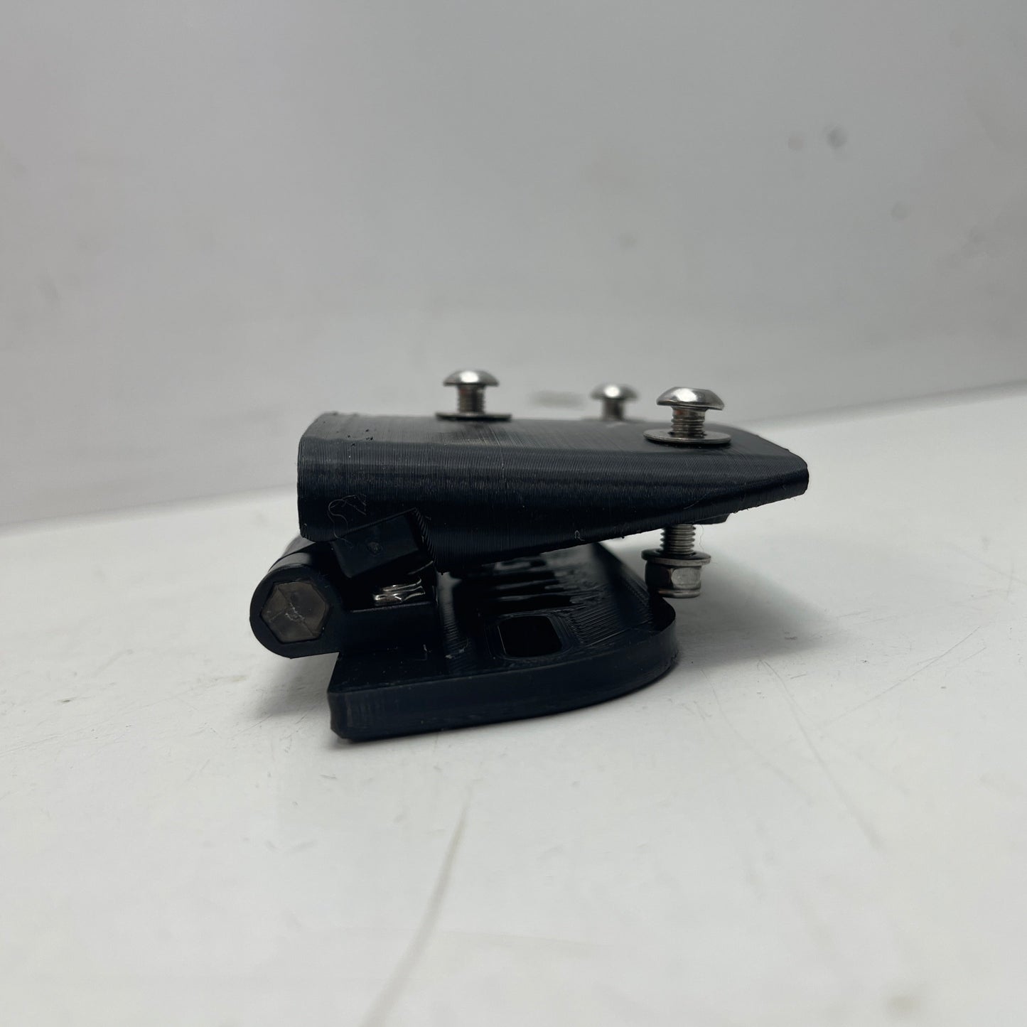 UNIVERSAL TAIL TIDY
