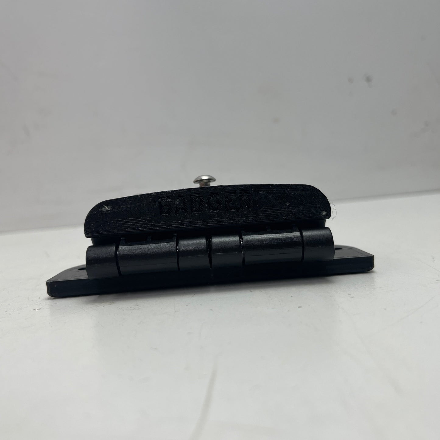 UNIVERSAL TAIL TIDY